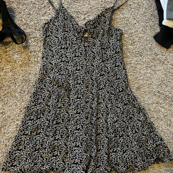 American eagle fit and flare black floral button down dress - Picture 3 of 7